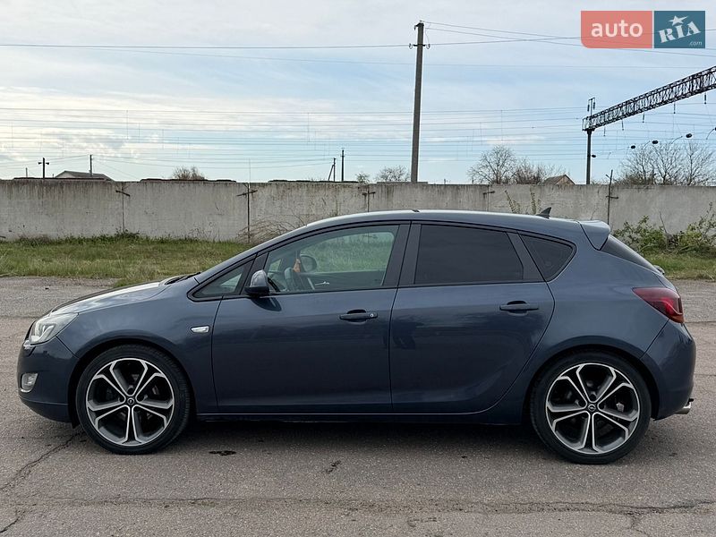 Хэтчбек Opel Astra 2009 в Попельне