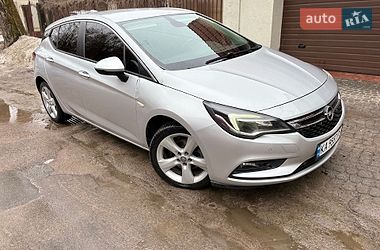 Хэтчбек Opel Astra 2016 в Львове