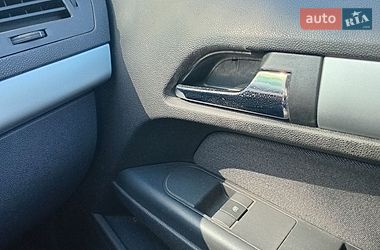 Универсал Opel Astra 2009 в Ровно