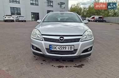 Универсал Opel Astra 2008 в Ровно