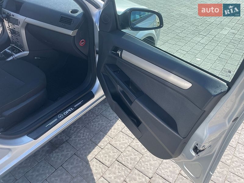 Универсал Opel Astra 2007 в Львове