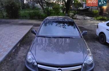 Универсал Opel Astra 2012 в Смеле