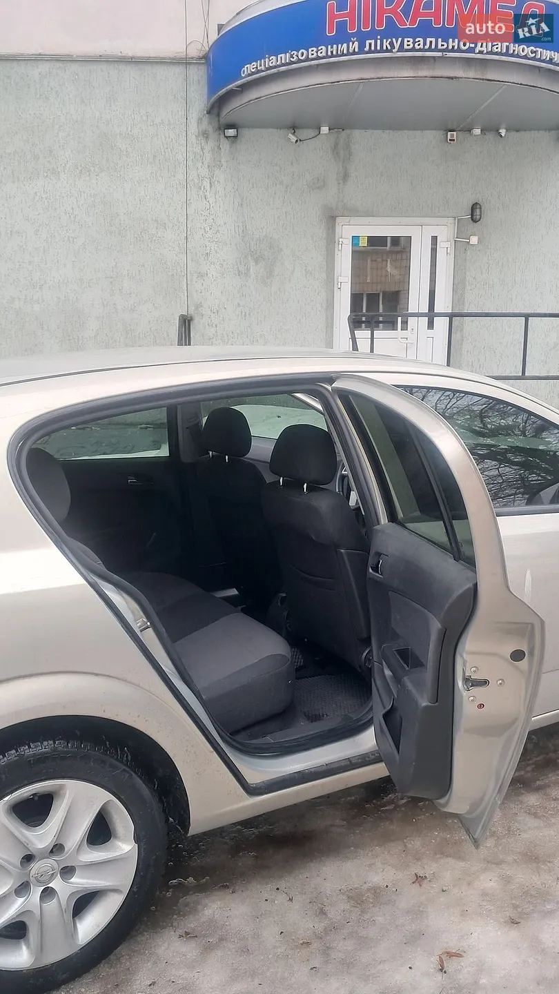 2010 Opel Astra - мініатюра 9
