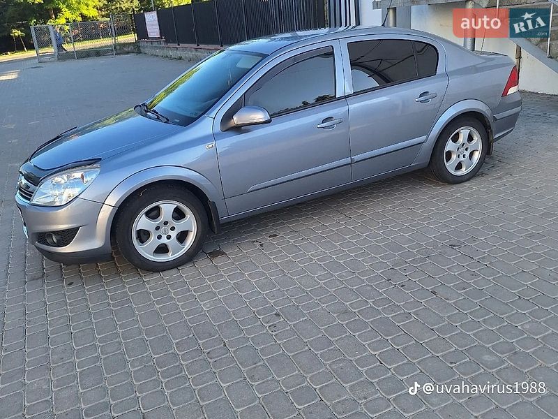Седан Opel Astra 2008 в Чорткове