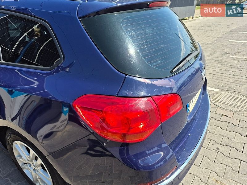 Универсал Opel Astra 2013 в Буче