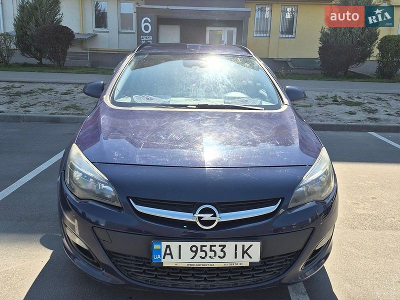 Универсал Opel Astra 2013 в Буче