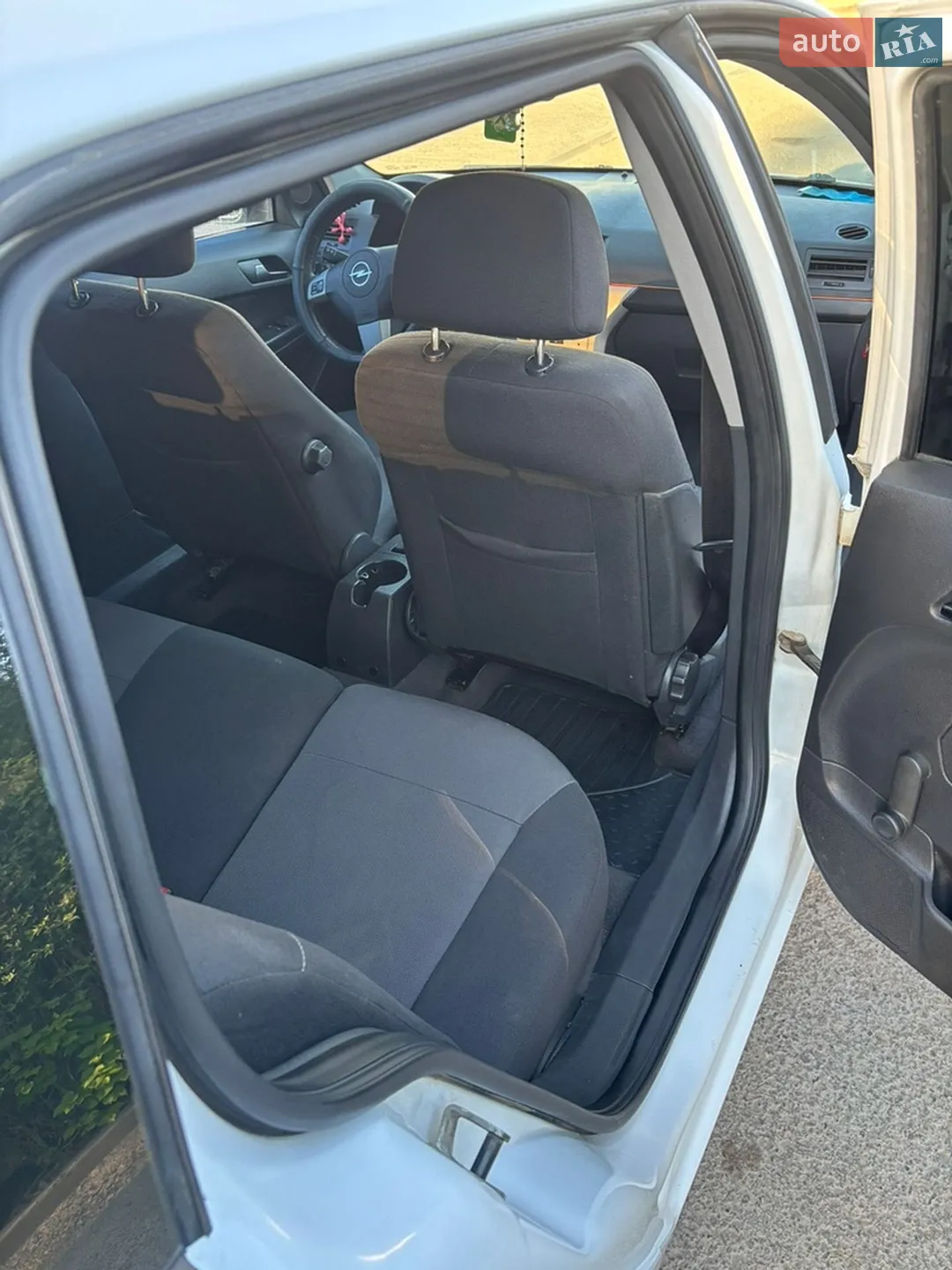 2010 Opel Astra - мініатюра 16