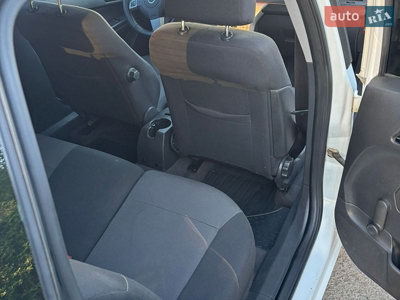 Універсал Opel Astra 2010 в Івано-Франківську