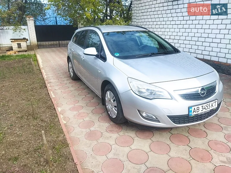 Opel Astra 2011