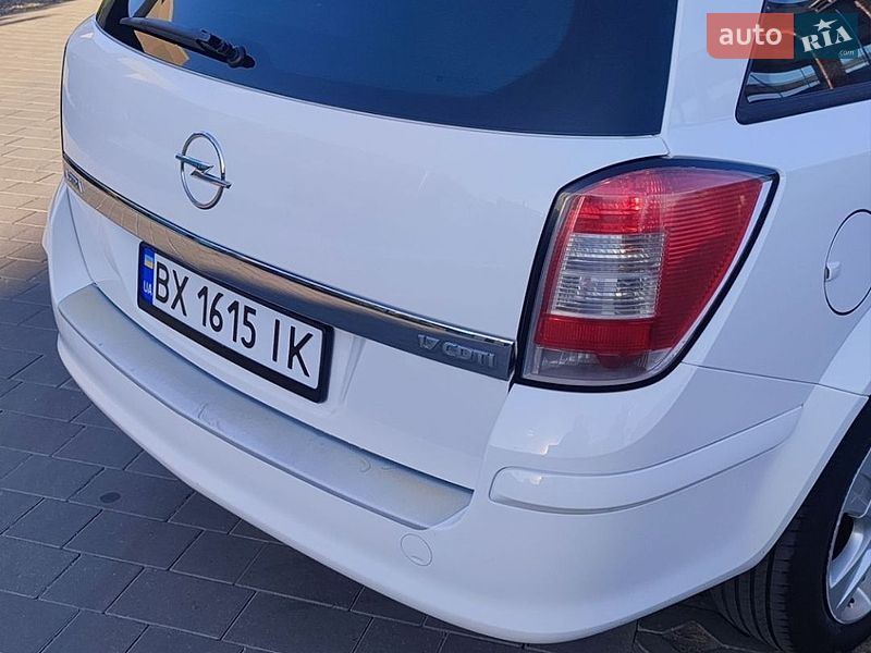 Универсал Opel Astra 2010 в Хмельницком