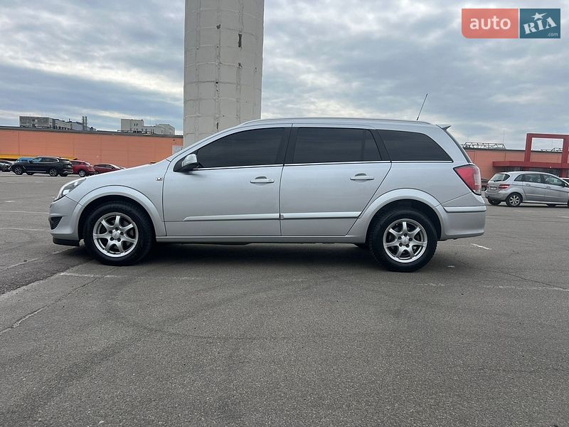 Универсал Opel Astra 2008 в Киеве