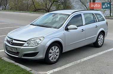 Універсал Opel Astra 2008 в Дніпрі