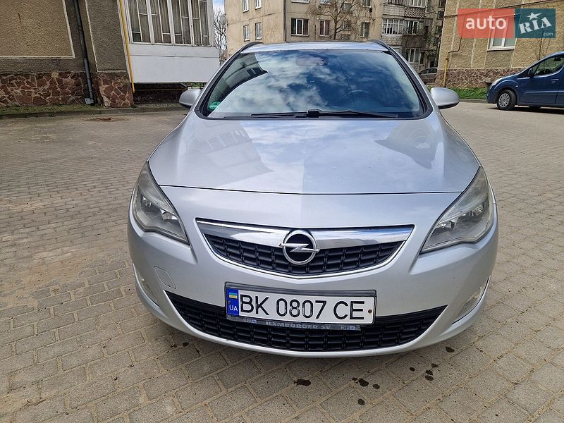 Opel Astra 2011