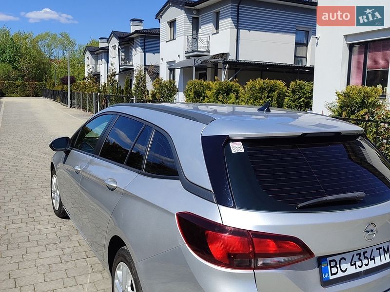Универсал Opel Astra 2018 в Трускавце