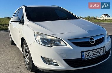 Универсал Opel Astra 2011 в Бориславе