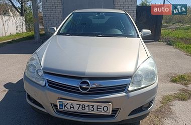Хэтчбек Opel Astra 2008 в Киеве