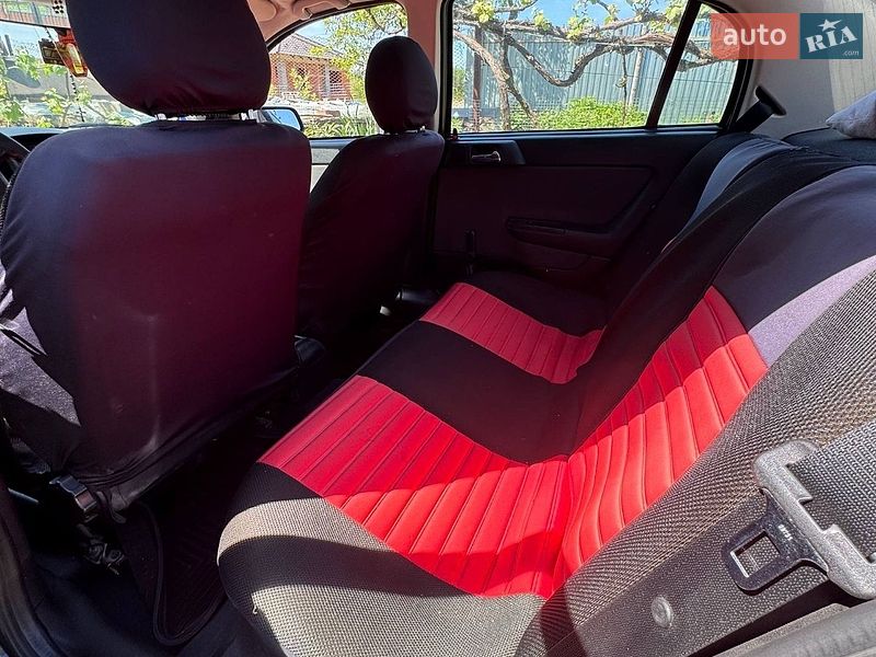 Седан Opel Astra 2007 в Среднем