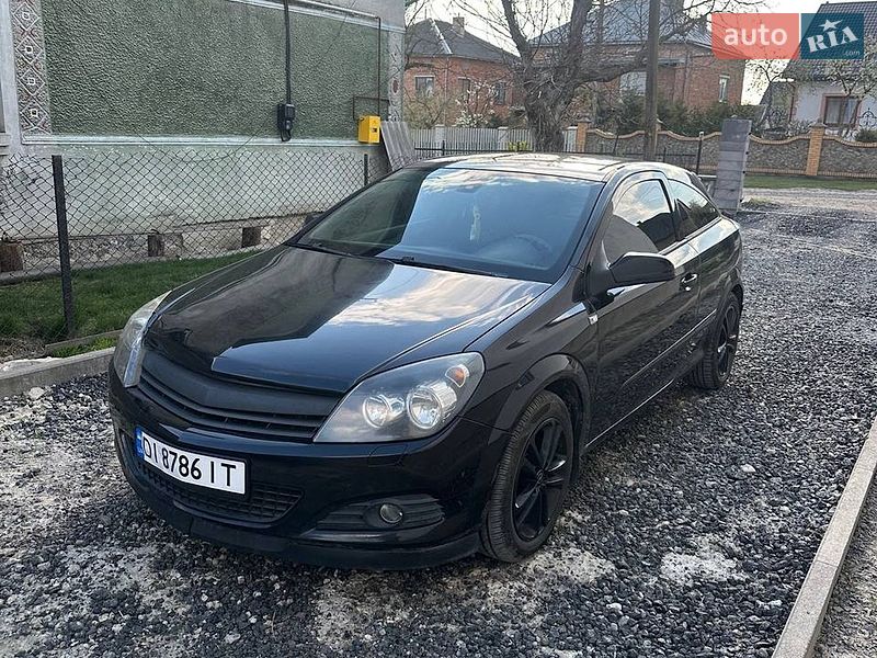 Купе Opel Astra 2008 в Львове
