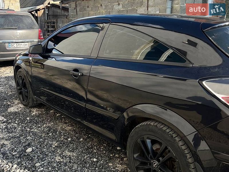 Купе Opel Astra 2008 в Львове