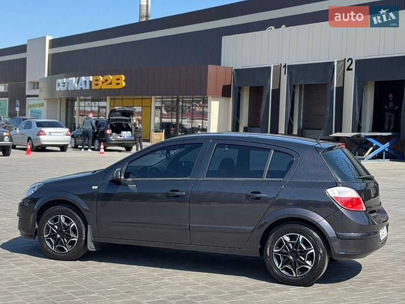 Хэтчбек Opel Astra 2006 в Черкассах