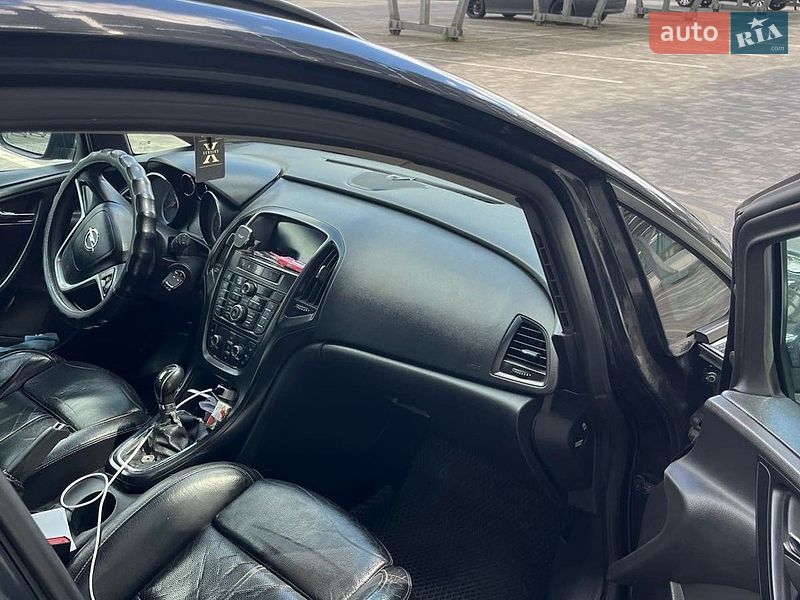 Универсал Opel Astra 2012 в Львове