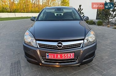 Универсал Opel Astra 2010 в Луцке