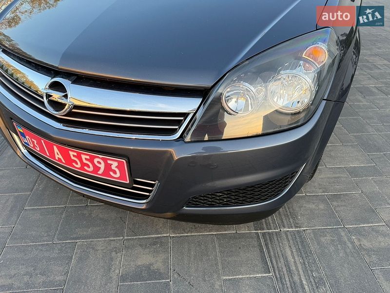 Универсал Opel Astra 2010 в Луцке