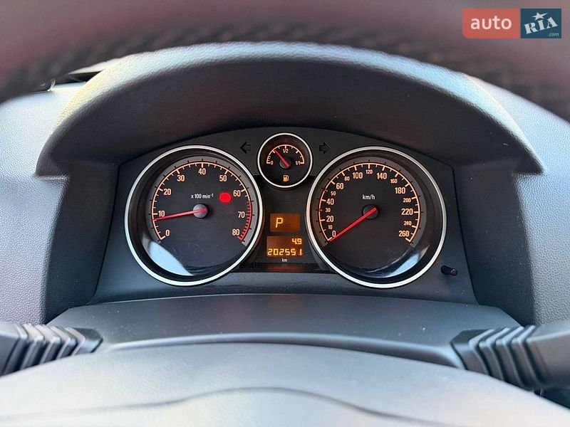 Универсал Opel Astra 2010 в Луцке