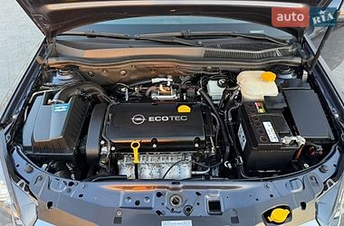 Универсал Opel Astra 2010 в Луцке