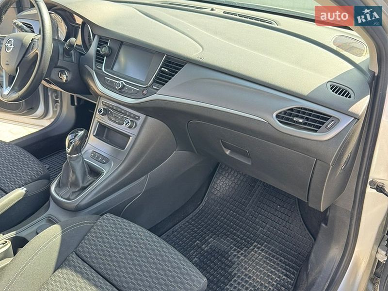 Универсал Opel Astra 2018 в Жовкве