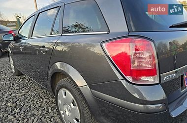 Универсал Opel Astra 2011 в Луцке