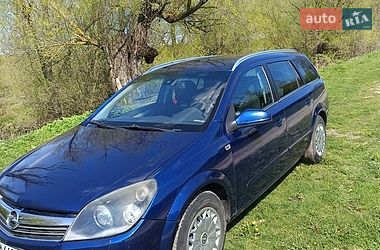 Универсал Opel Astra 2008 в Глухове