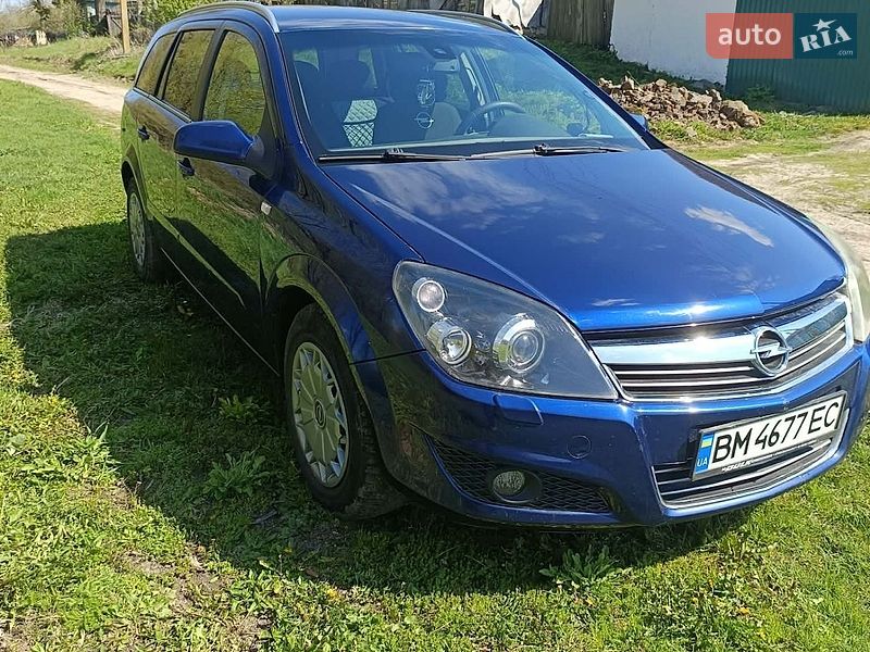 Универсал Opel Astra 2008 в Глухове