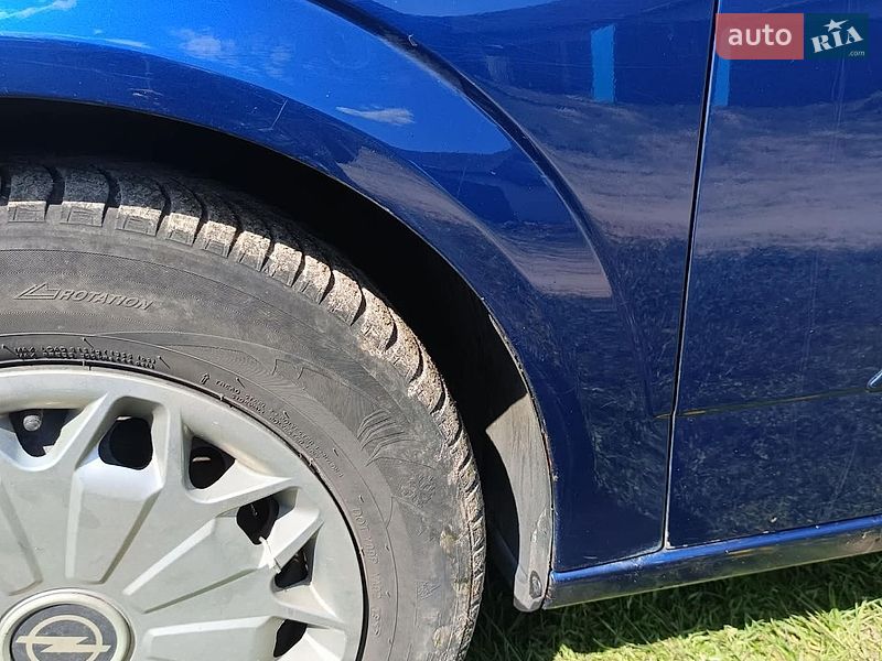 Универсал Opel Astra 2008 в Глухове