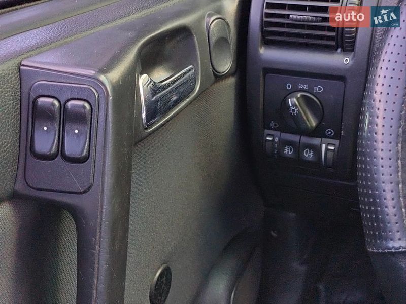 Седан Opel Astra 2006 в Сарнах