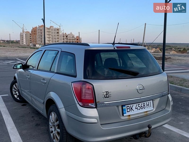 Универсал Opel Astra 2004 в Ровно
