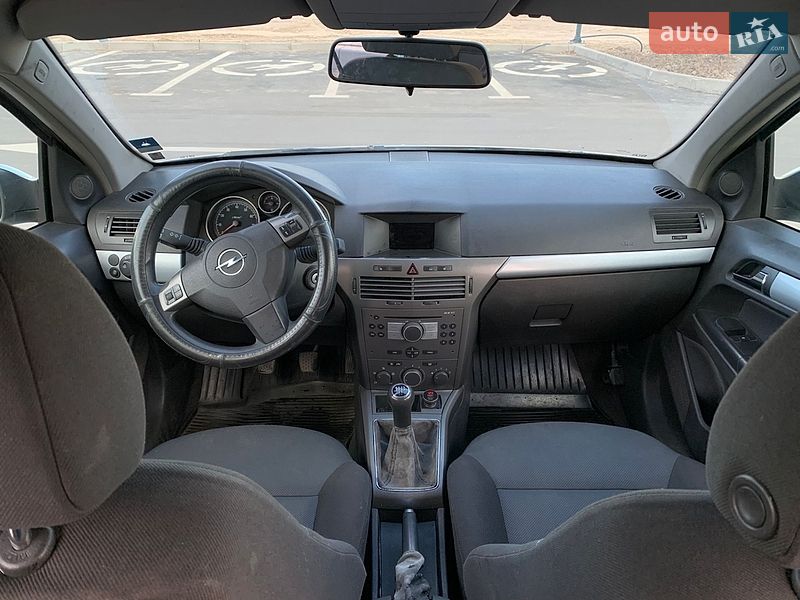 Универсал Opel Astra 2004 в Ровно