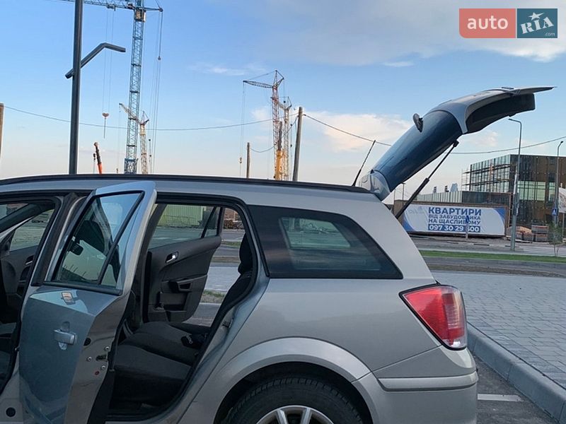 Универсал Opel Astra 2004 в Ровно