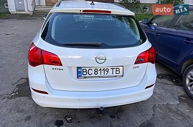 Универсал Opel Astra 2011 в Дрогобыче