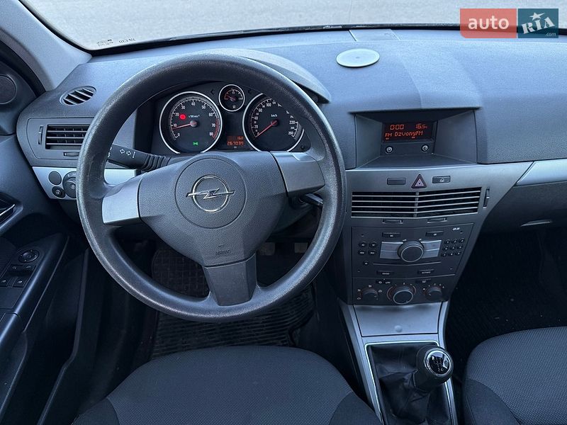 Универсал Opel Astra 2006 в Долине