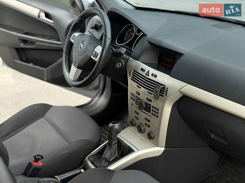 Хэтчбек Opel Astra 2008 в Днепре