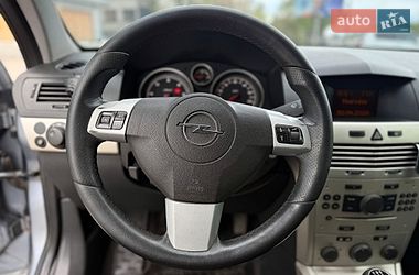 Хэтчбек Opel Astra 2008 в Днепре