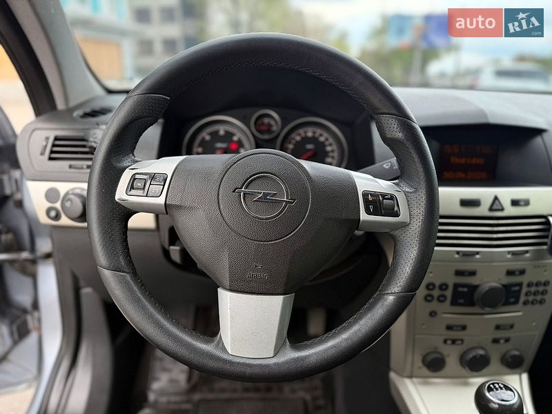 Хэтчбек Opel Astra 2008 в Днепре