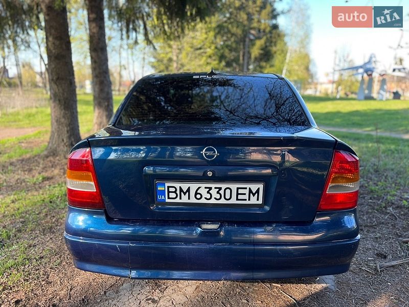 Седан Opel Astra 2004 в Лебедине