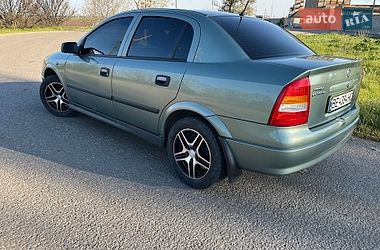 Седан Opel Astra 2007 в Новом Буге
