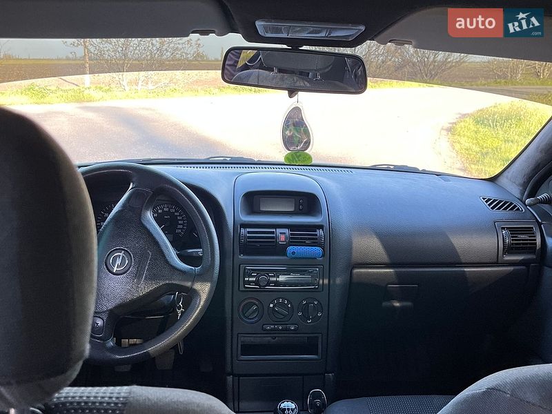 Седан Opel Astra 2007 в Новом Буге