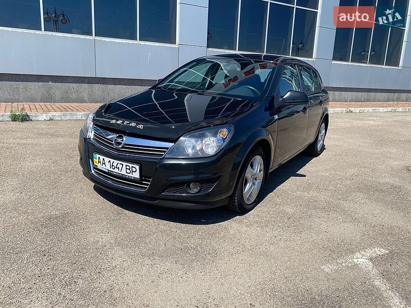 Хэтчбек Opel Astra 2012 в Белой Церкви