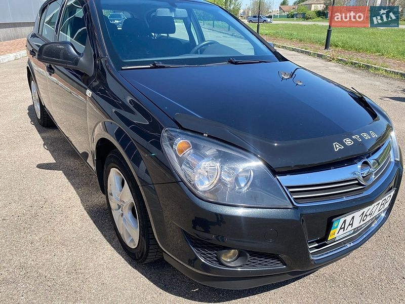 Хэтчбек Opel Astra 2012 в Белой Церкви