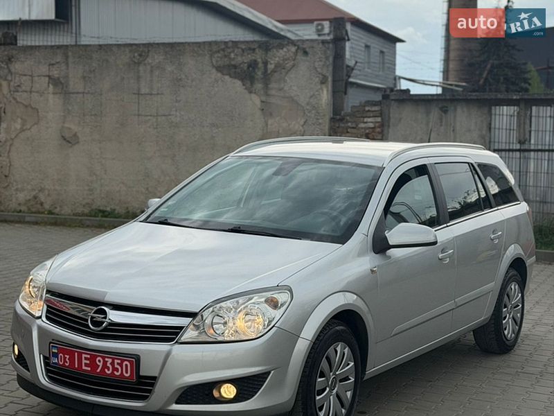 Универсал Opel Astra 2008 в Луцке