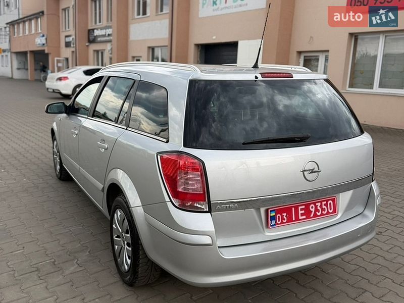 Универсал Opel Astra 2008 в Луцке